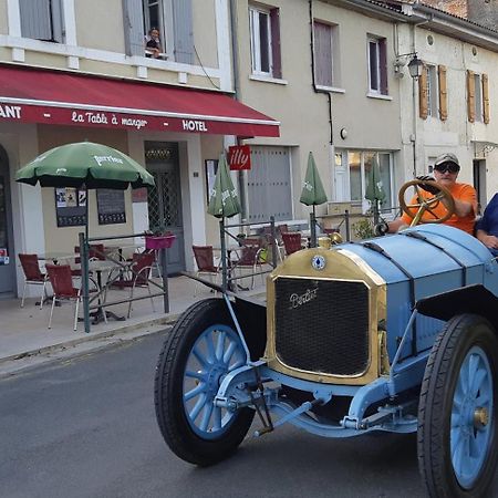 Logis Hotel Du Champ De Foire Saint-Aulaye-Puymangou ภายนอก รูปภาพ