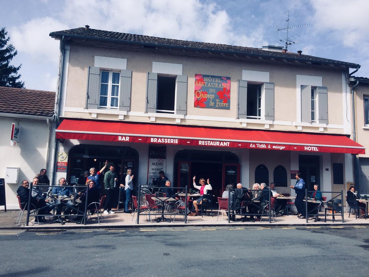 Logis Hotel Du Champ De Foire Saint-Aulaye-Puymangou ภายนอก รูปภาพ